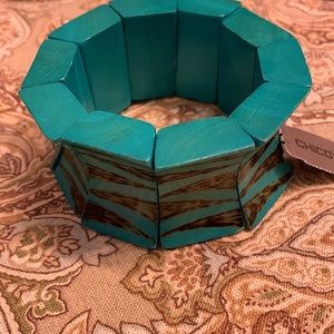 Chico’s Bracelet wood light beautiful Teal Green color with brown pattern
